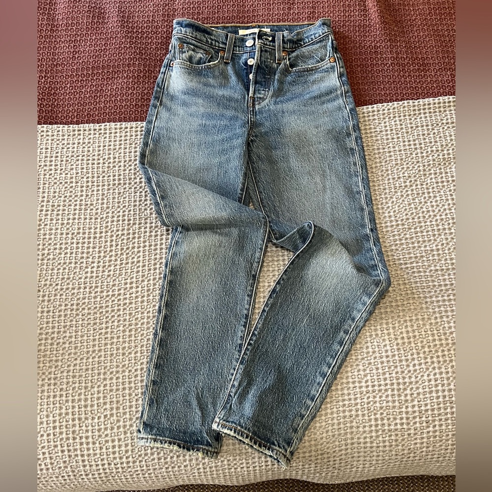 Levi's wedgie icon